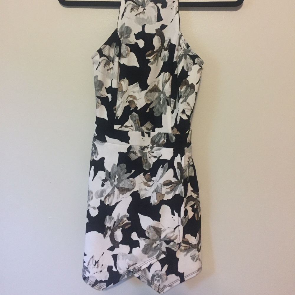 Soprano romper 🖤 - Picture 5 of 7